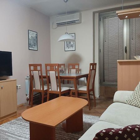 Square Exclusive Apartment 3N Skopje Exterior photo