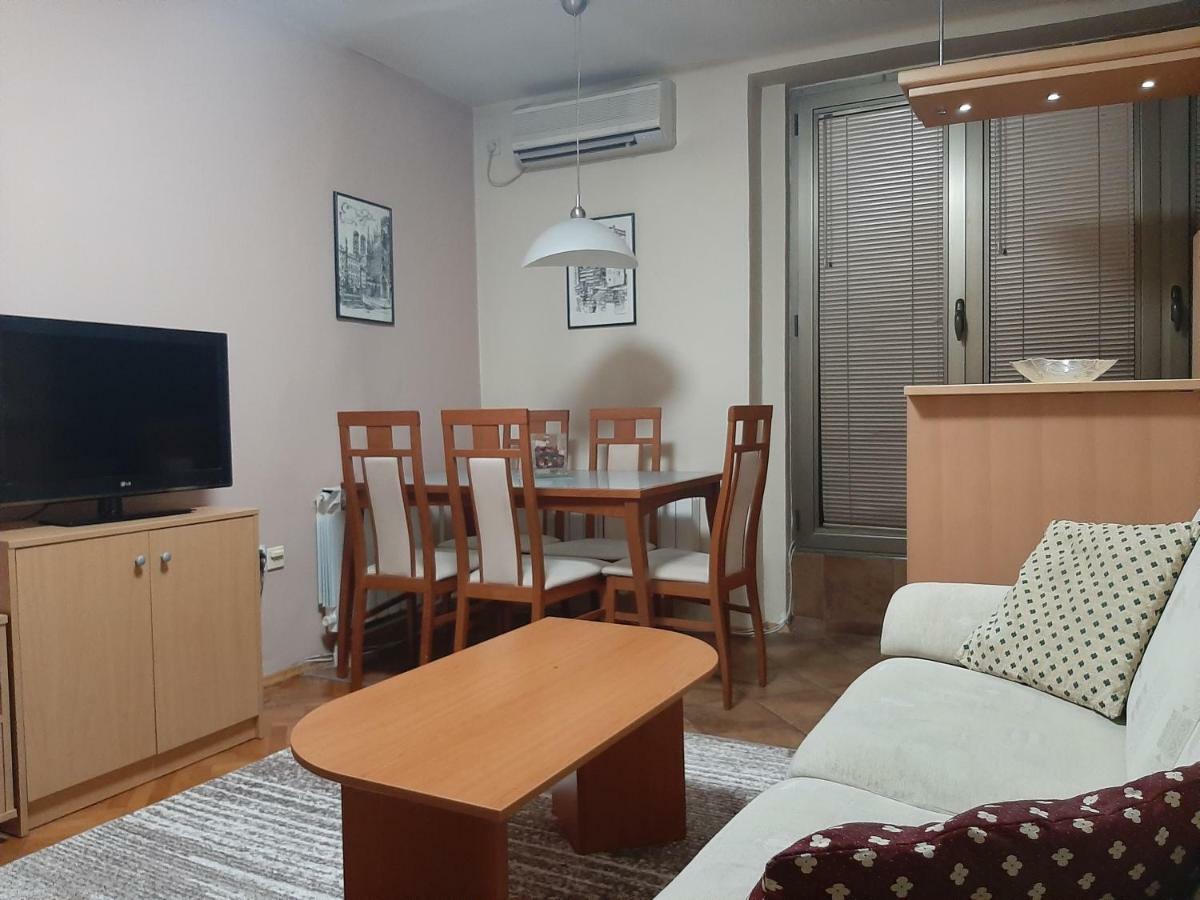 Square Exclusive Apartment 3N Skopje Exterior photo